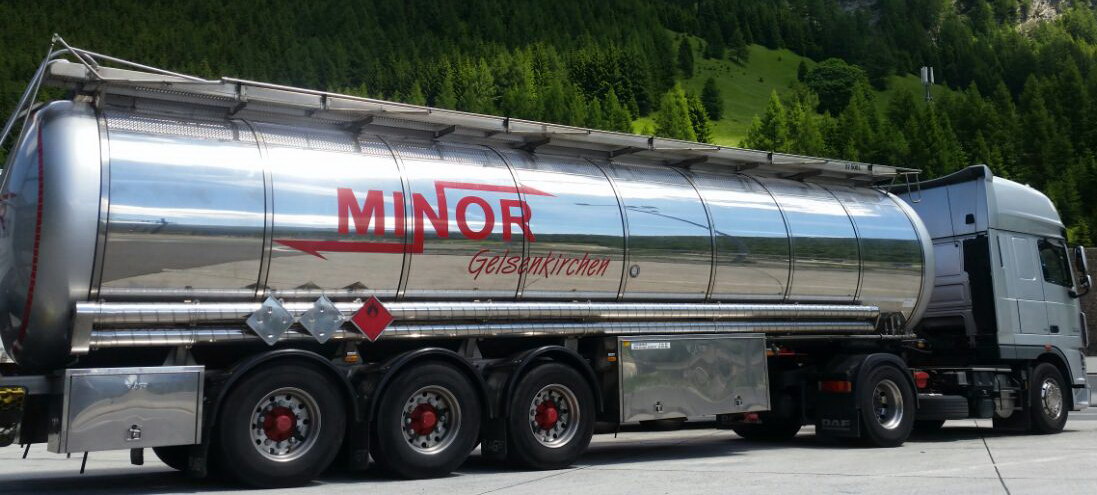 MINOR Tankcontainer zur Beförderung flüssiger Chemikalien
