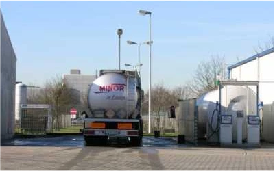 Tankzug der Spedition Minor auf dem Betriebsgelände